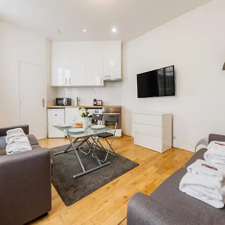 Apartament Lovely Near Eiffel Tower Paryż