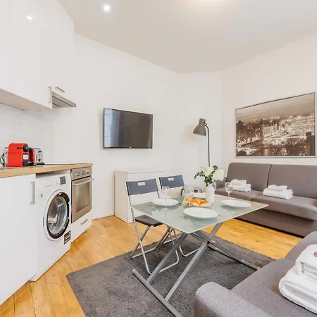 Апартаменты Lovely Near Eiffel Tower *