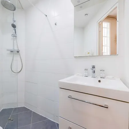 Lovely Near Eiffel Tower Apartmán *